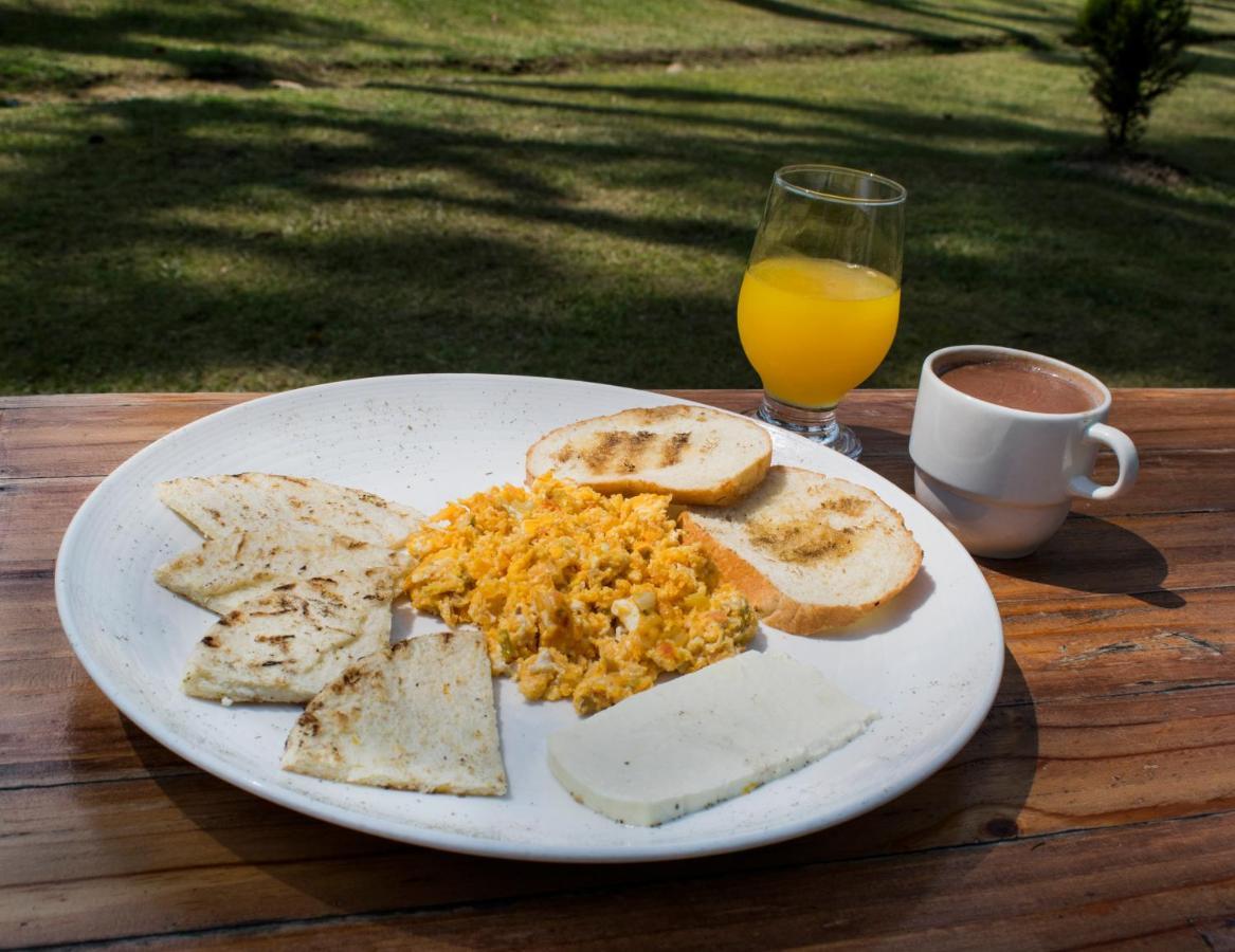 Hotel Hacienda Santa Clara Santa Rosa de Cabal Bagian luar foto